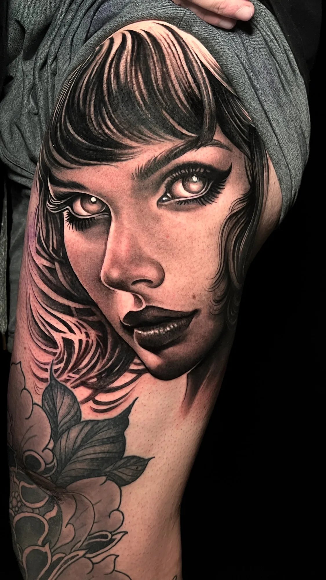 Realism Black & Gray