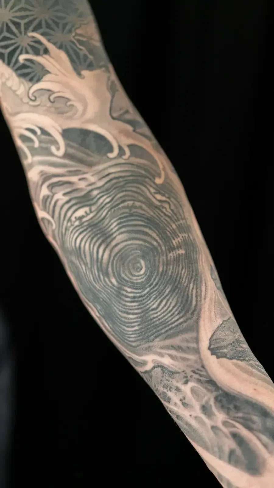 Bonsai Moon Kumiko Sleeve